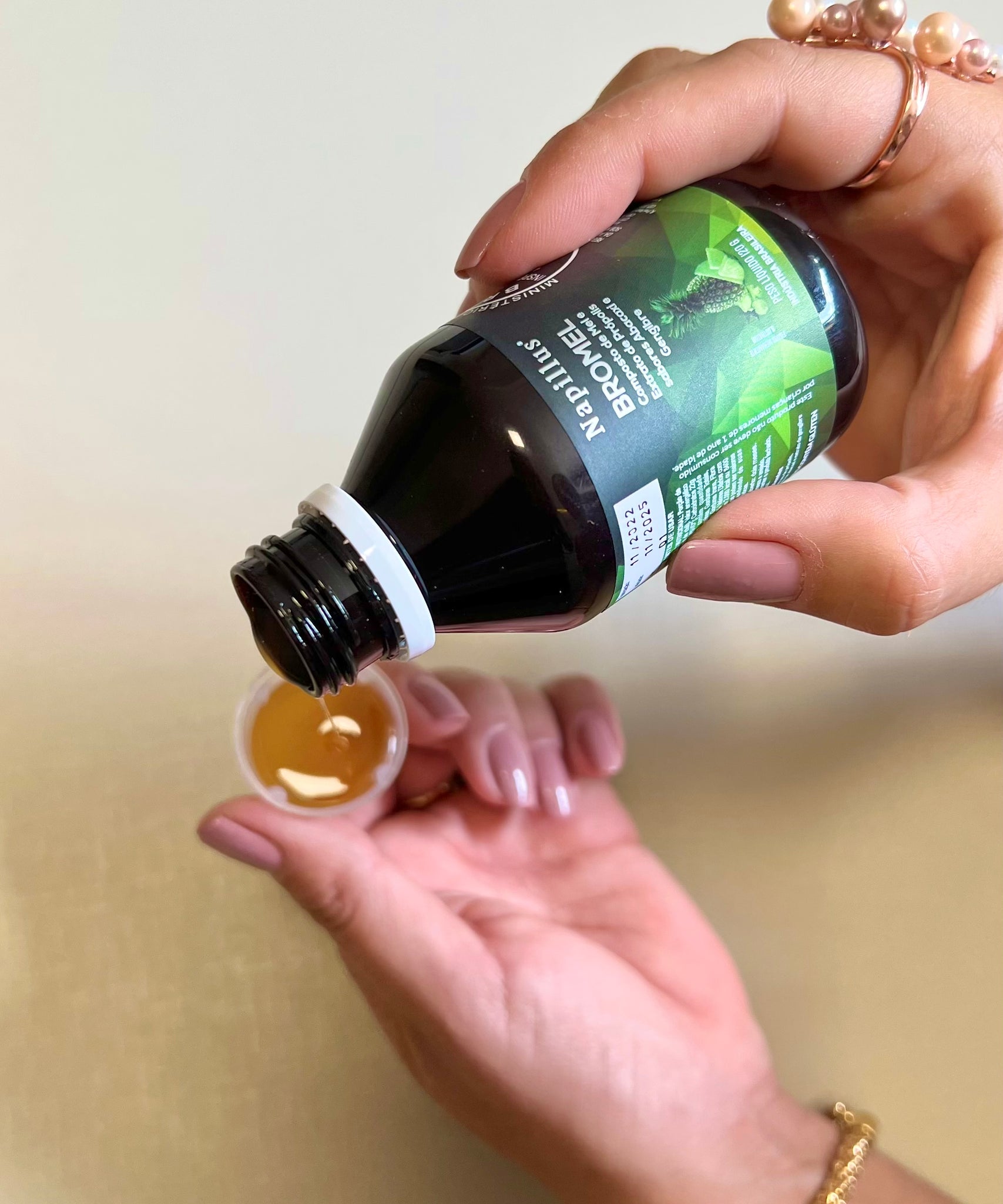 BROMEL - Napillus Honey, Propolis, Pineapple and Ginger Blend.