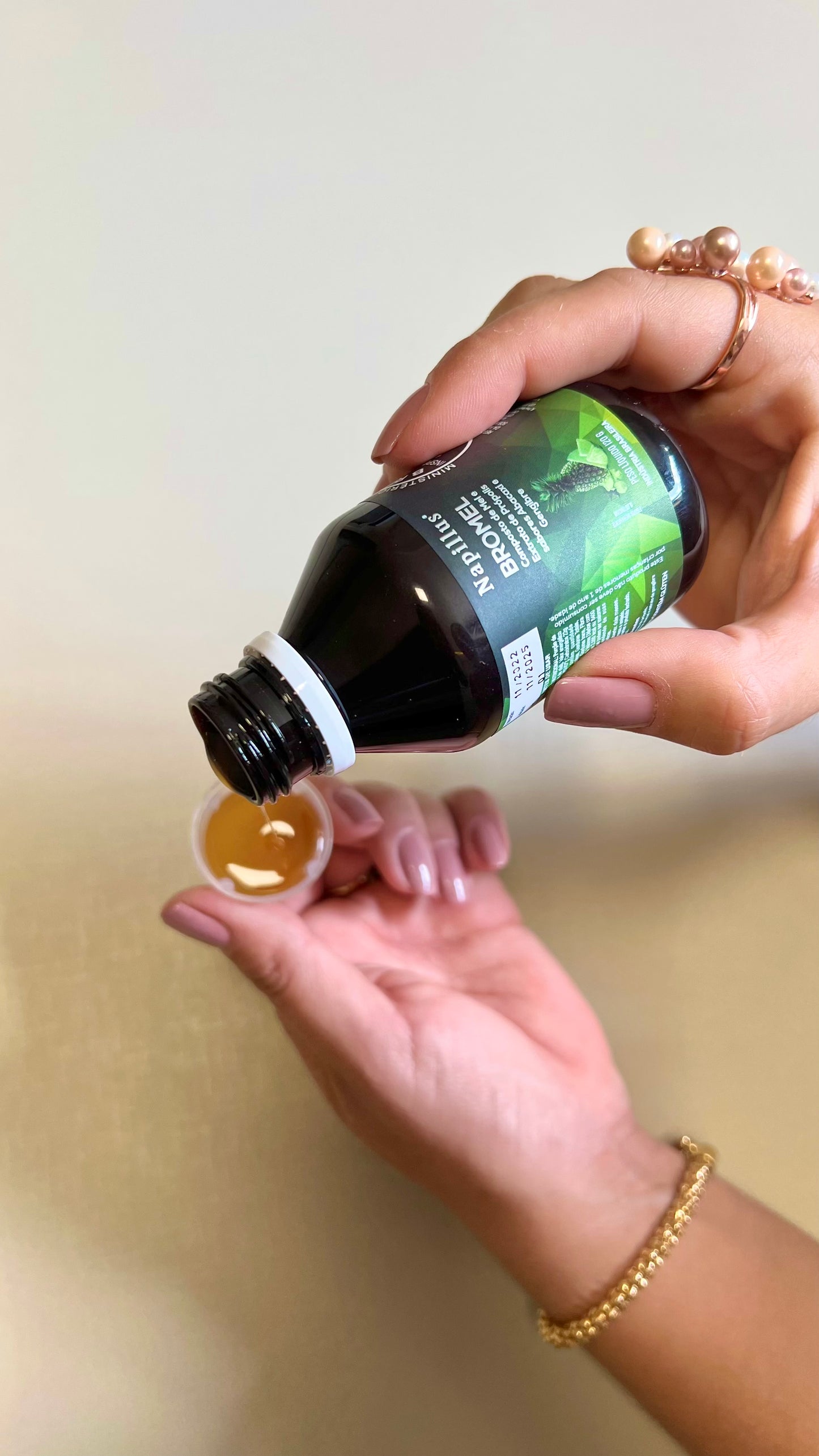 BROMEL - Napillus Honey, Propolis, Pineapple and Ginger Blend.